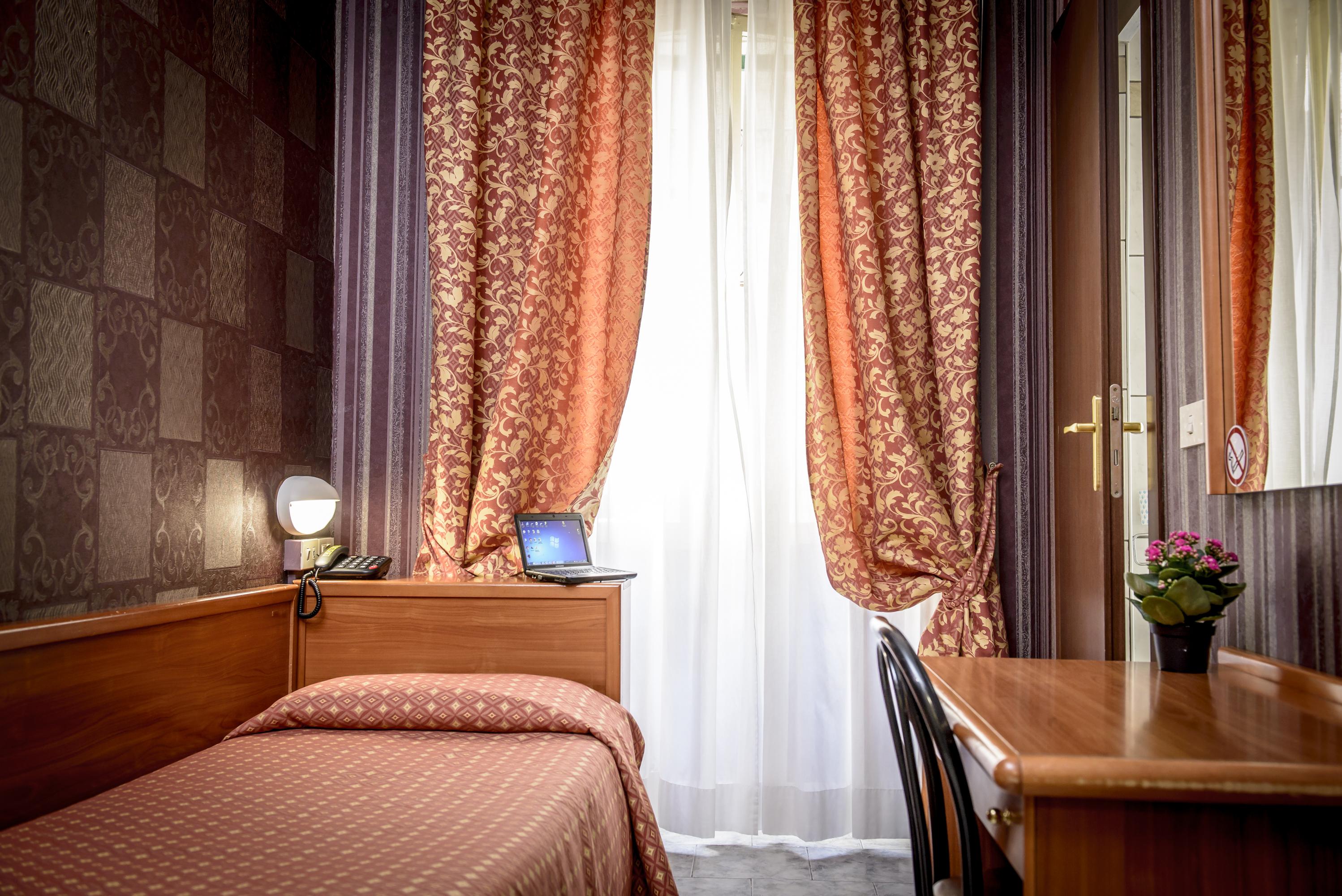 רומא Hotel Emmaus מראה חיצוני תמונה