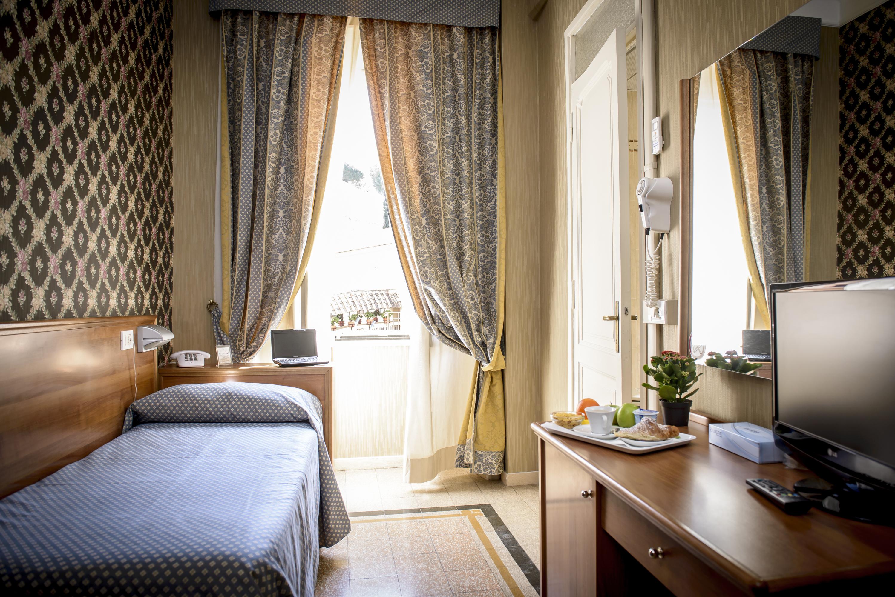 רומא Hotel Emmaus מראה חיצוני תמונה