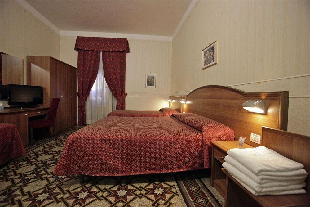 רומא Hotel Emmaus מראה חיצוני תמונה