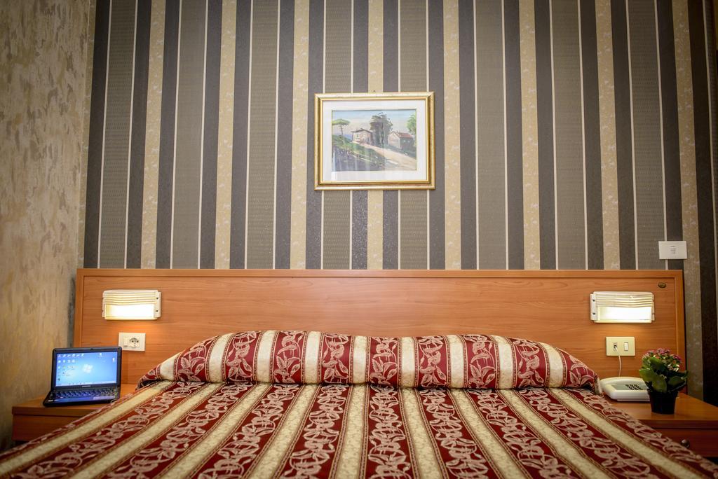 רומא Hotel Emmaus מראה חיצוני תמונה