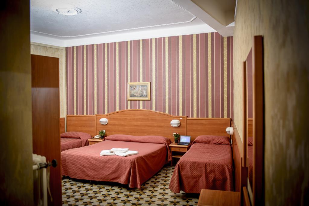 רומא Hotel Emmaus מראה חיצוני תמונה